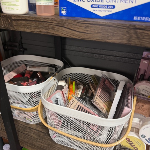 Saturday $3 & $5 Starts Beauty Show - Picture 7 of 11